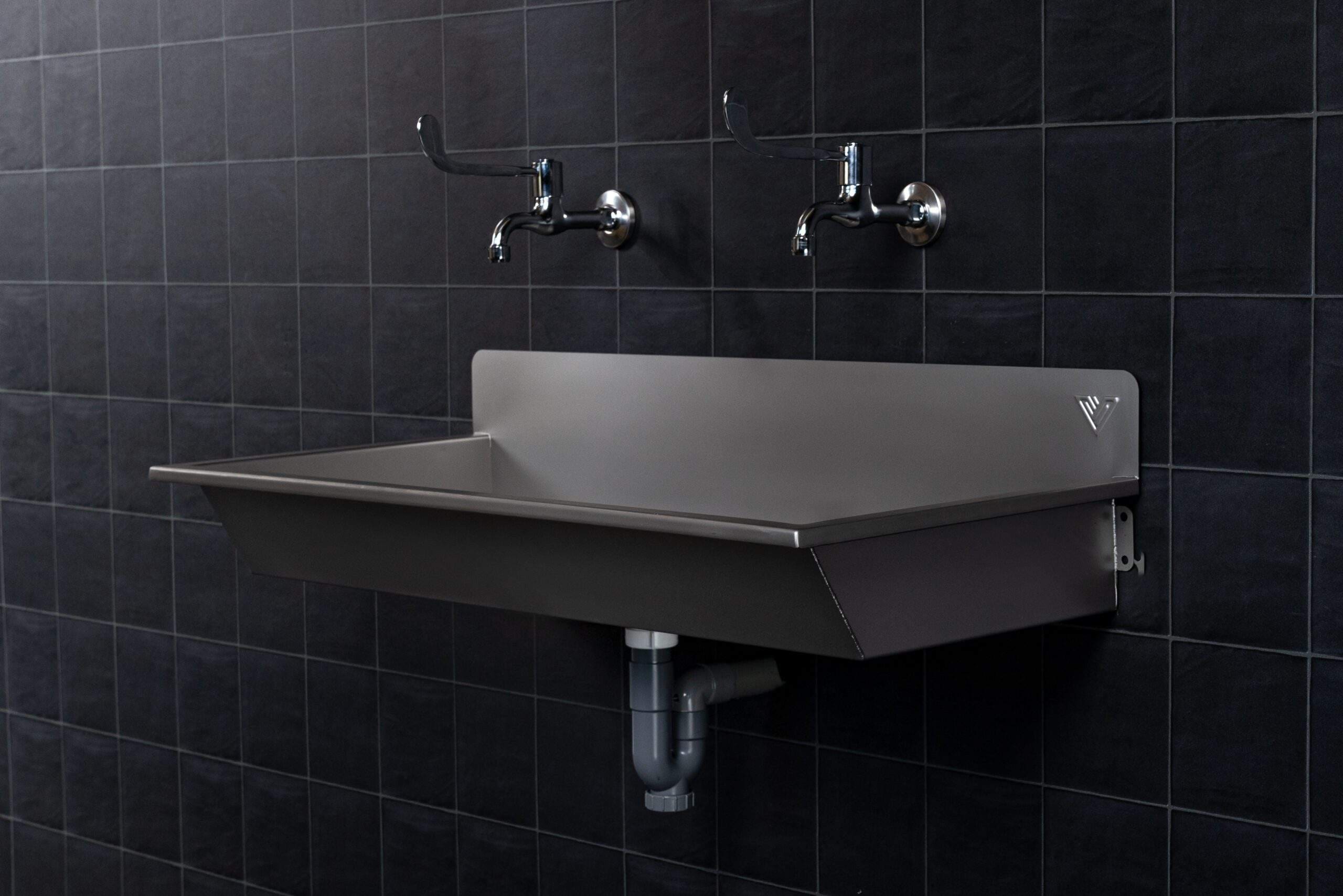 Wastafels en Wastroggen